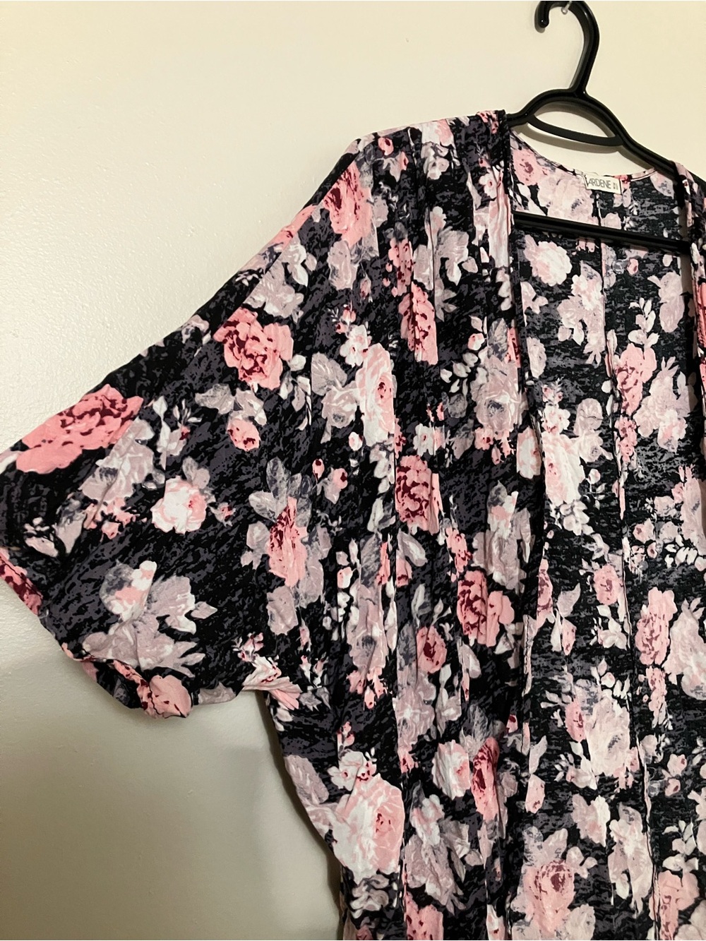 Women’s short sleeve cardigan
